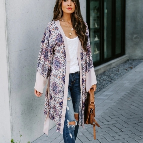 Lamar Floral Tie Kimono from Vici Collection - Picture 2 of 4